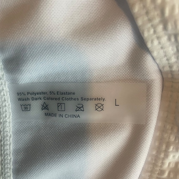 New - never worn White ruffled straps Bikini. Size Large - Picture 3 of 4